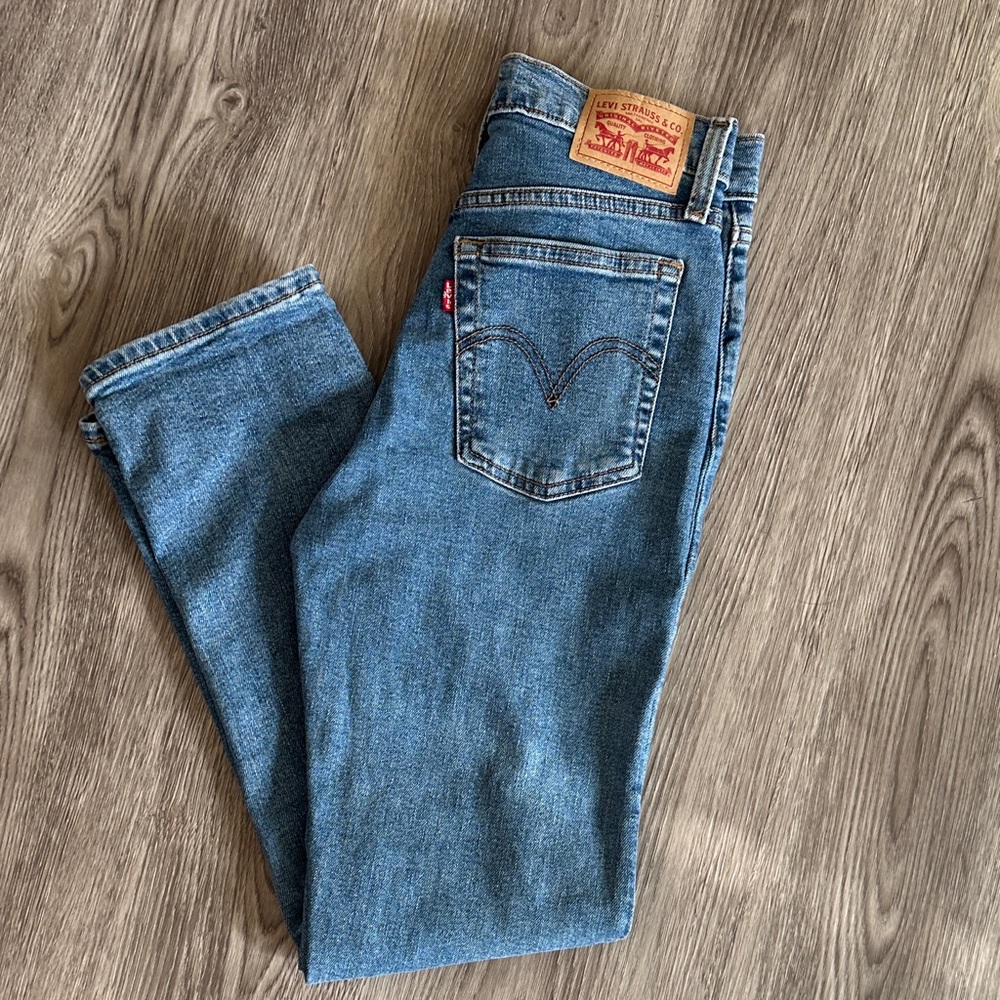 Levi's Wedgie Straight Jeans